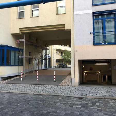 Sonnige Wohnung Im Zentrum Mit Terrasse U Tiefgarage - Netflix & Prime Leipzig Buitenkant foto