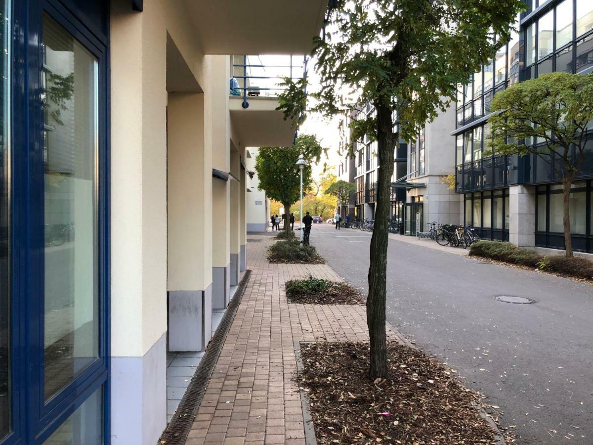 Sonnige Wohnung Im Zentrum Mit Terrasse U Tiefgarage - Netflix & Prime Leipzig Buitenkant foto